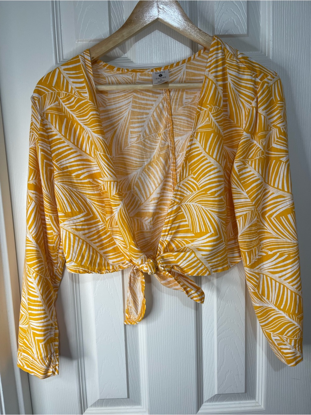 Yellow linen blend printed lightweight boxy open tie front crop top size Medium